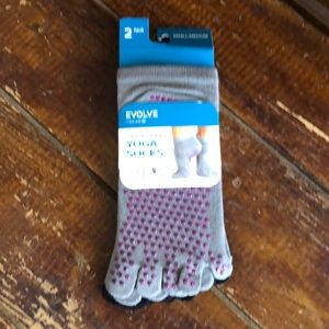 NEW Evolve by Gaian 2 Pk Yoga socks size S/M